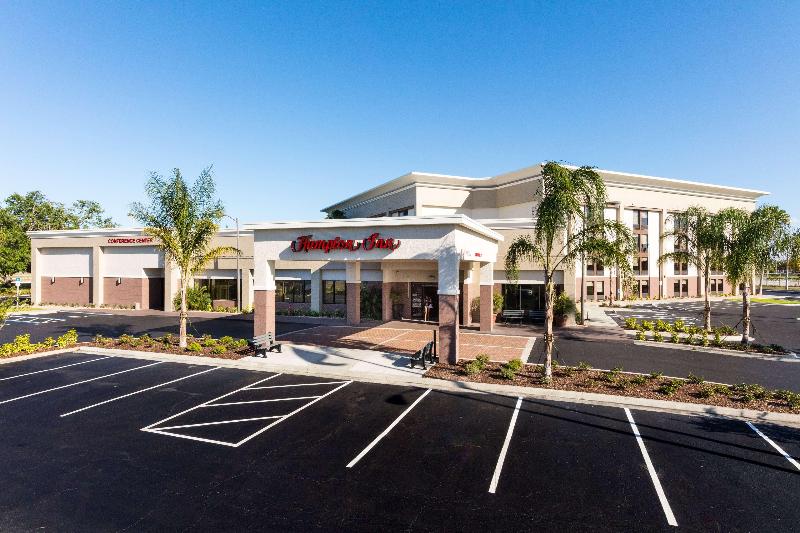 בית מלון כפרי Hampton Inn Daytona Speedway
