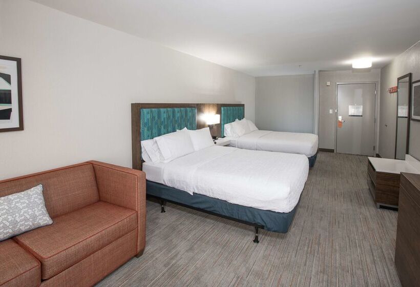 בית מלון כפרי Hampton Inn Dry Ridge