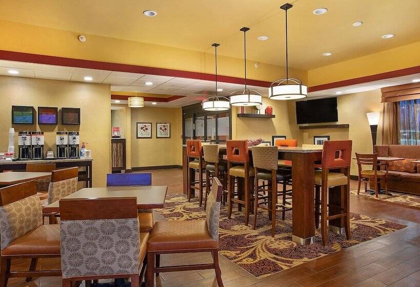בית מלון כפרי Hampton Inn Dry Ridge