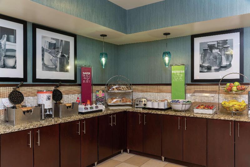 هتل Hampton Inn East Lansing
