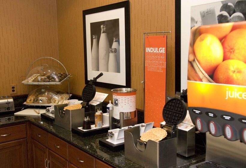 호텔 Hampton Inn Easton