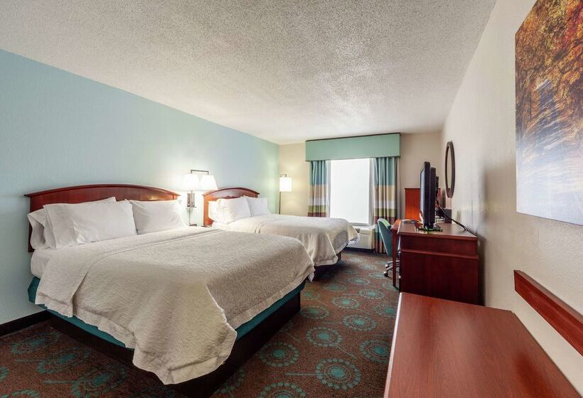 בית מלון כפרי Hampton Inn Front Royal