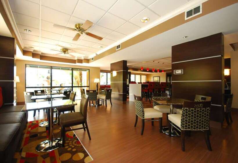 בית מלון כפרי Hampton Inn Fort Myers Airport & I 75