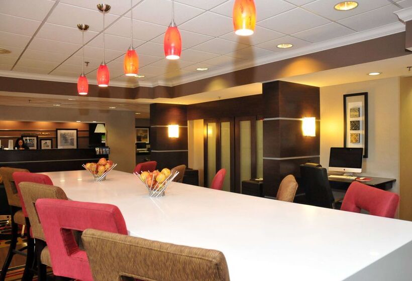 בית מלון כפרי Hampton Inn Fort Myers Airport & I 75