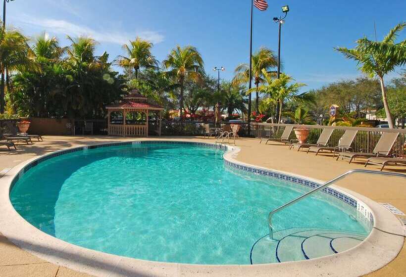 בית מלון כפרי Hampton Inn Fort Myers Airport & I 75
