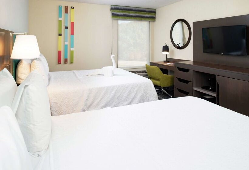 هتل Hampton Inn Greensboro Airport