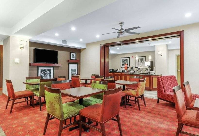 هتل Hampton Inn Heath Newark