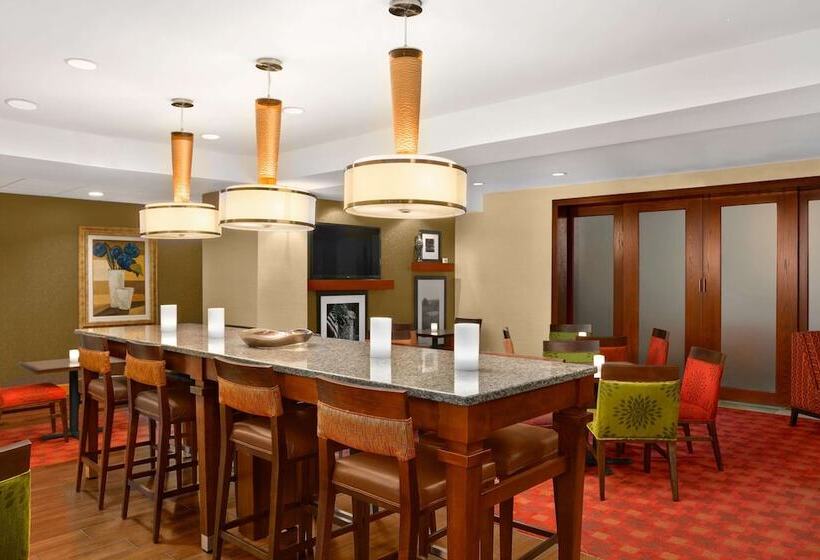 هتل Hampton Inn Heath Newark