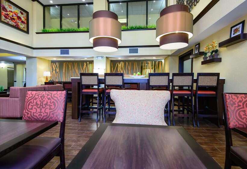 هتل Hampton Inn Houstonpearland