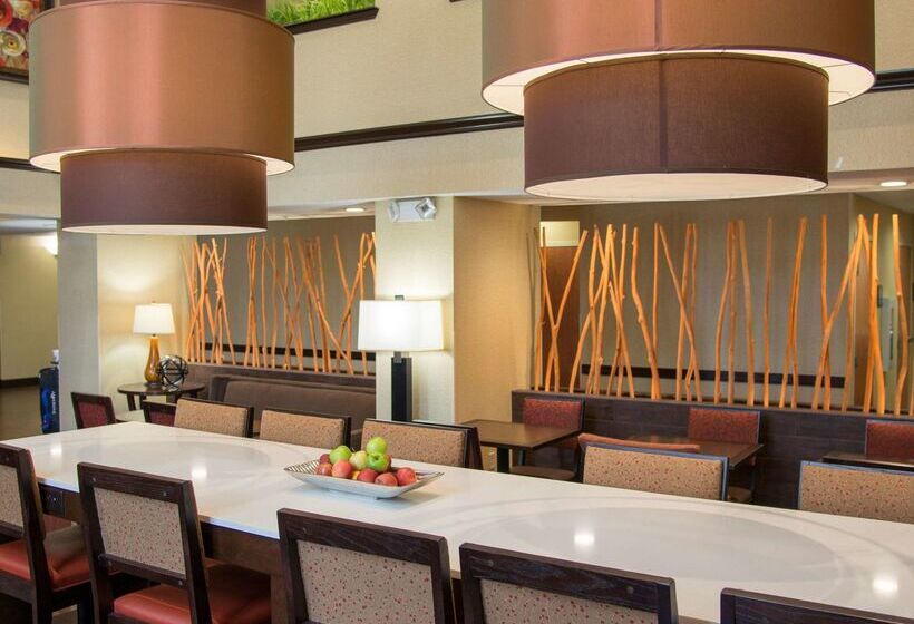 هتل Hampton Inn Houstonpearland