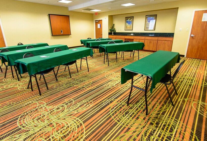 هتل Hampton Inn Houstonpearland