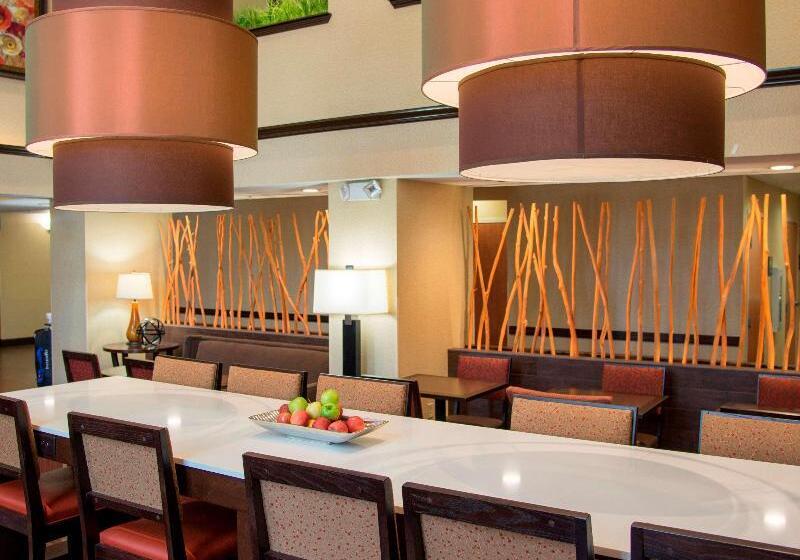 هتل Hampton Inn Houstonpearland