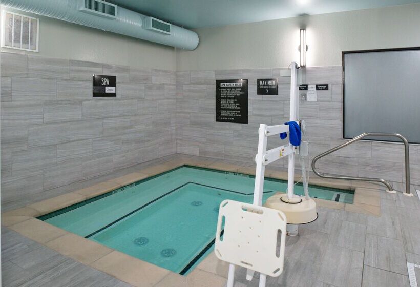 בית מלון כפרי Hampton Inn Laporte In