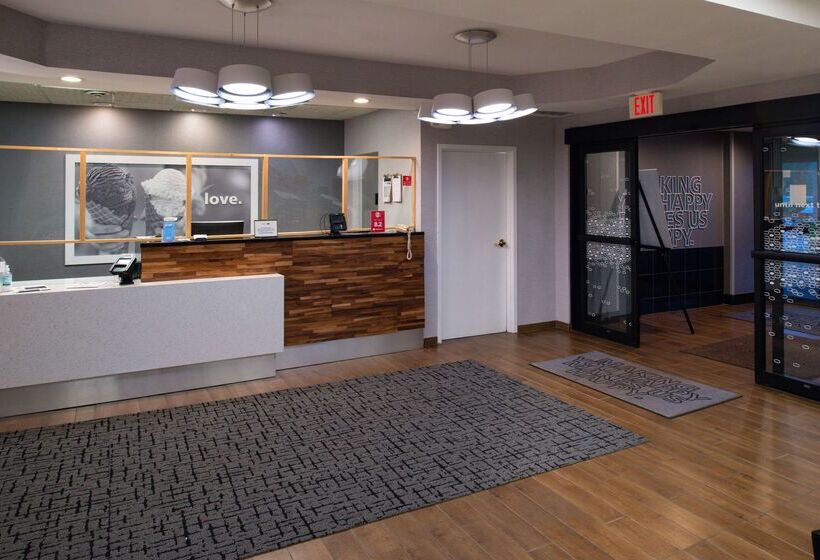 בית מלון כפרי Hampton Inn Laporte In