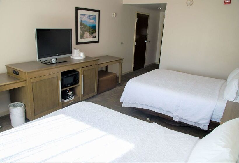 هتل Hampton Inn Lewisburg