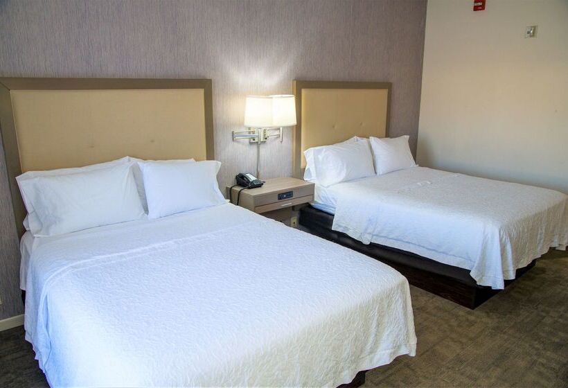 هتل Hampton Inn Lewisburg