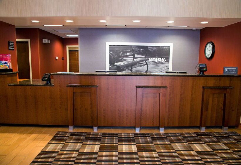هتل Hampton Inn Lewisburg