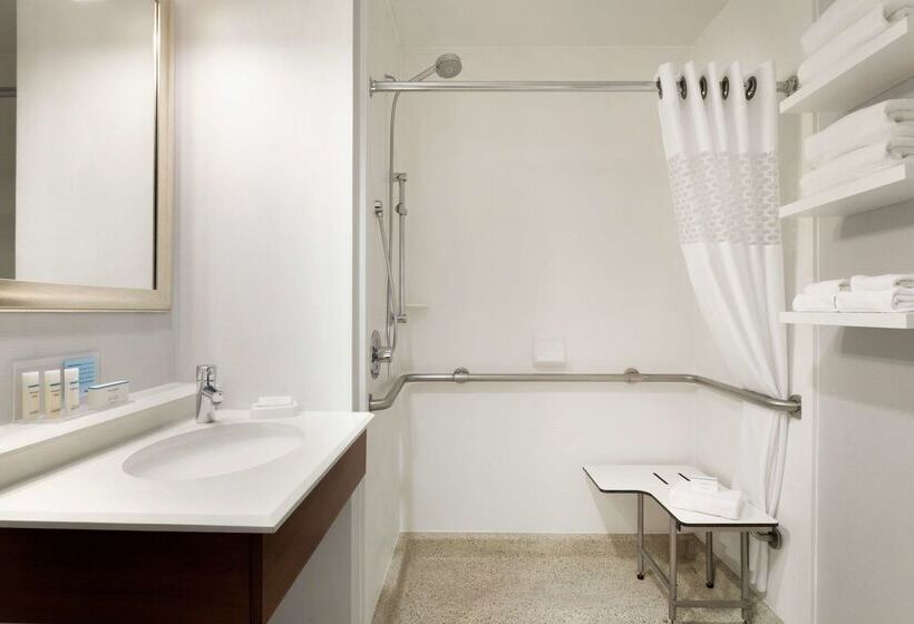 فندق Hampton Inn Long Island  Brookhaven