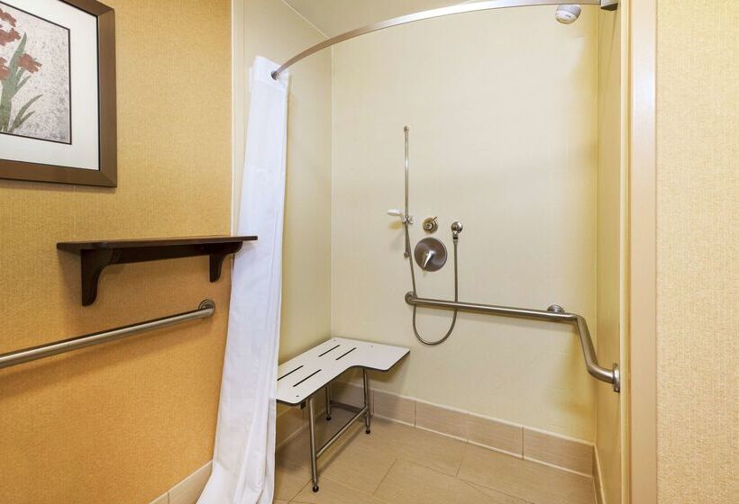 هتل Hampton Inn Marietta
