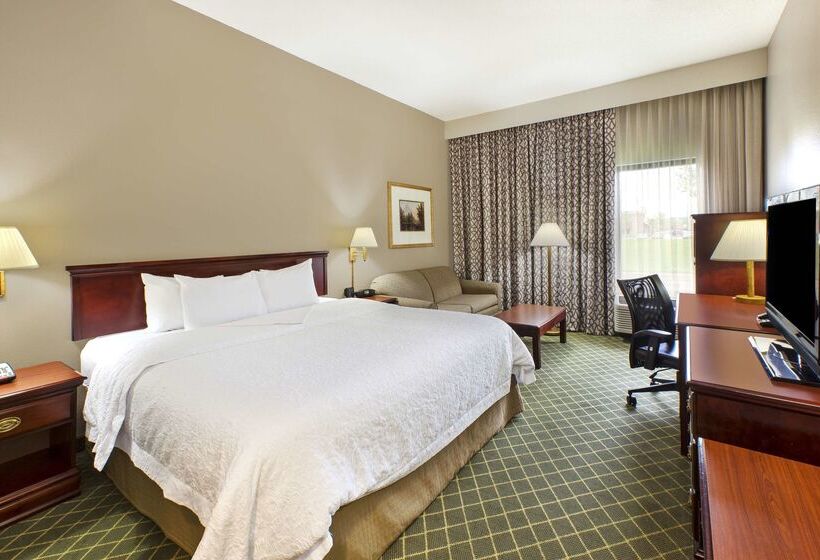 هتل Hampton Inn Marietta