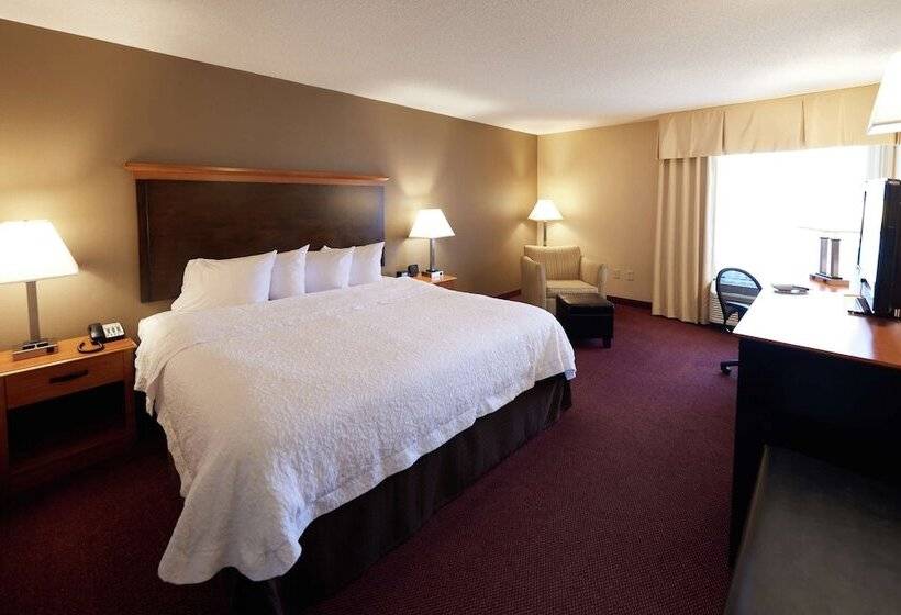 Отель Hampton Inn Massillon