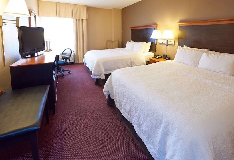 Отель Hampton Inn Massillon
