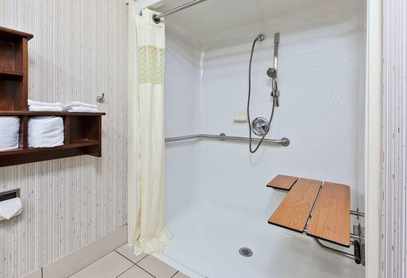 Отель Hampton Inn Monroe