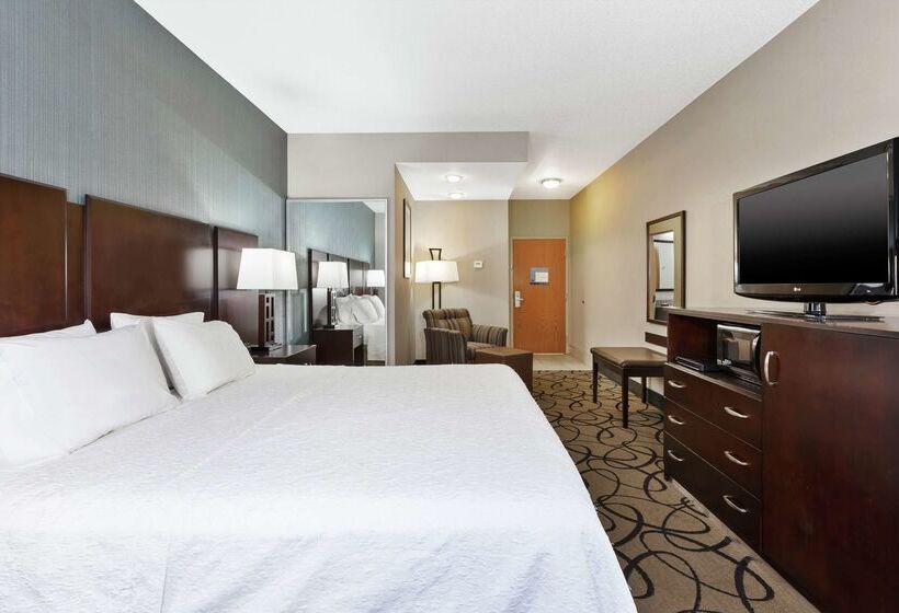 Отель Hampton Inn Monroe