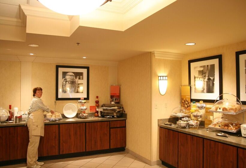 בית מלון כפרי Hampton Inn Mt. Vernon