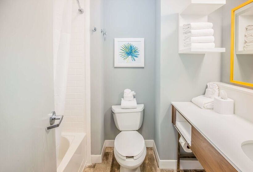 בית מלון כפרי Hampton Inn Pensacola Beach