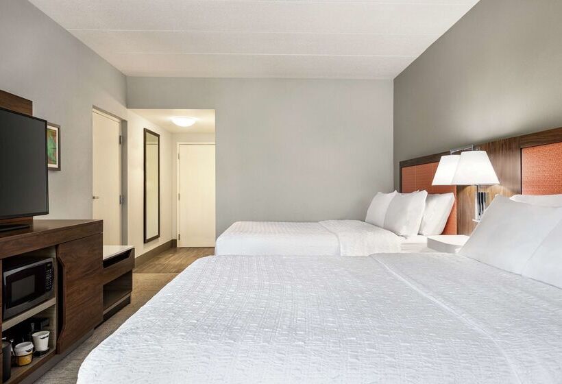 Отель Hampton Inn Quakertown