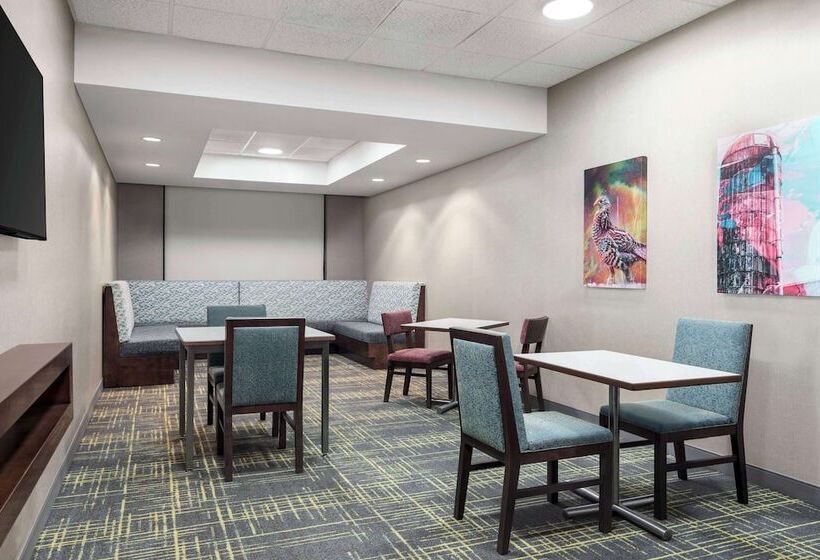 Отель Hampton Inn Quakertown