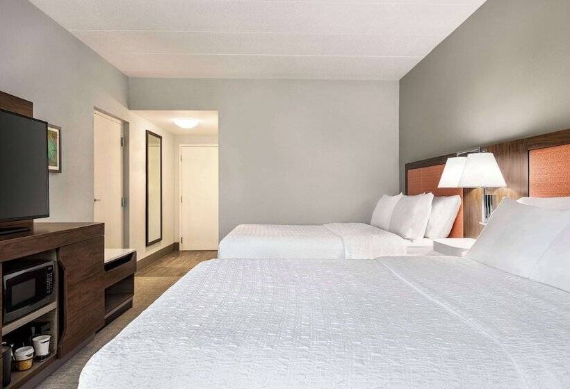 Отель Hampton Inn Quakertown