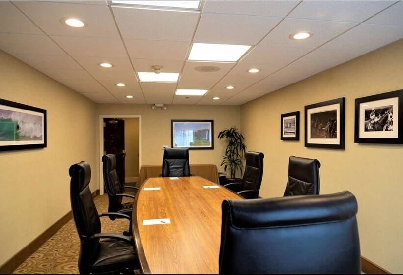 هتل Hampton Inn San Diego Del Mar