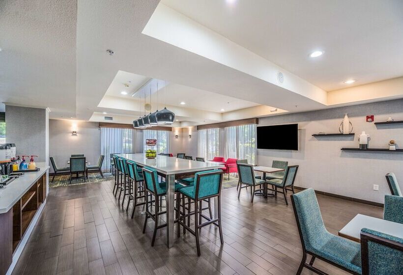 בית מלון כפרי Hampton Inn Oakland Hayward