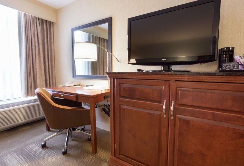 هتل Hampton Inn St. Louis Southwest