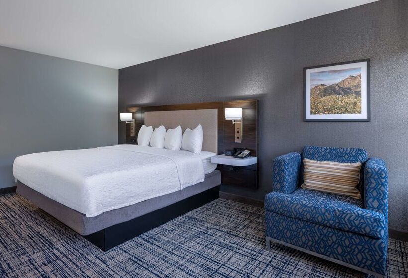 Отель Hampton Inn & Suites Agoura Hills