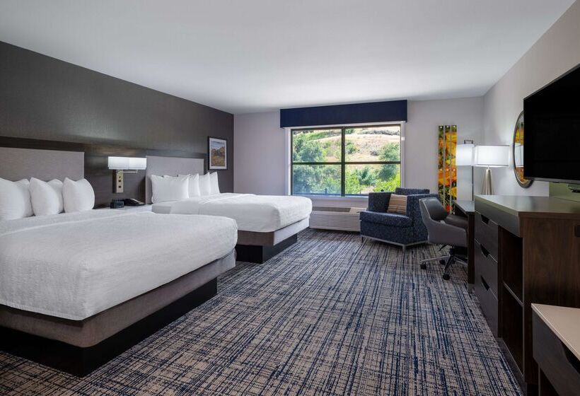 Отель Hampton Inn & Suites Agoura Hills