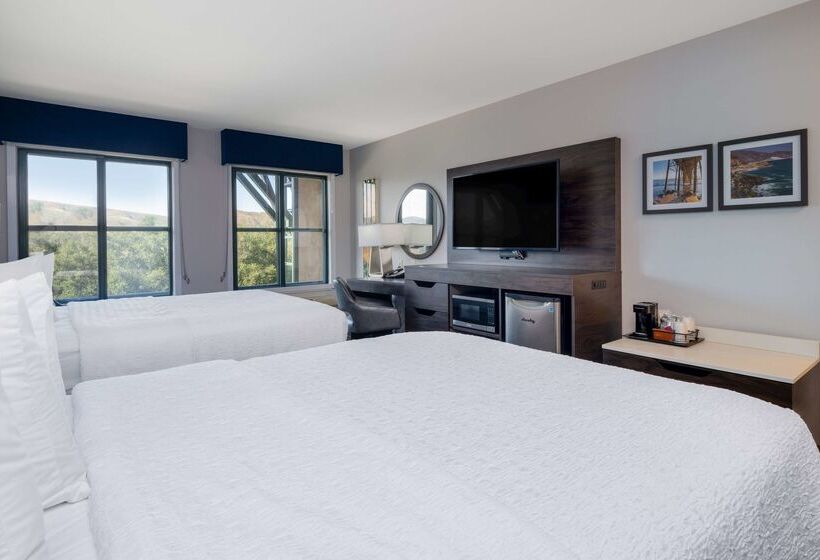 Отель Hampton Inn & Suites Agoura Hills