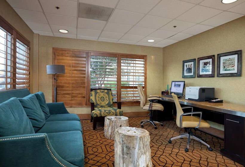 هتل Hampton Inn & Suites Austinairport