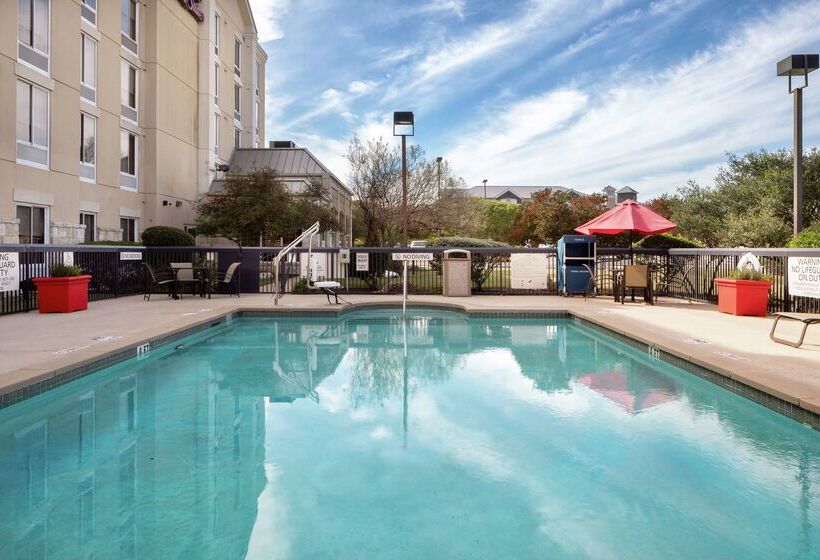 هتل Hampton Inn & Suites Austinairport