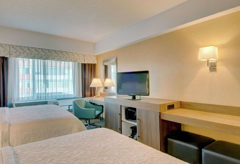 هتل Hampton Inn & Suites Boston Crosstown Center