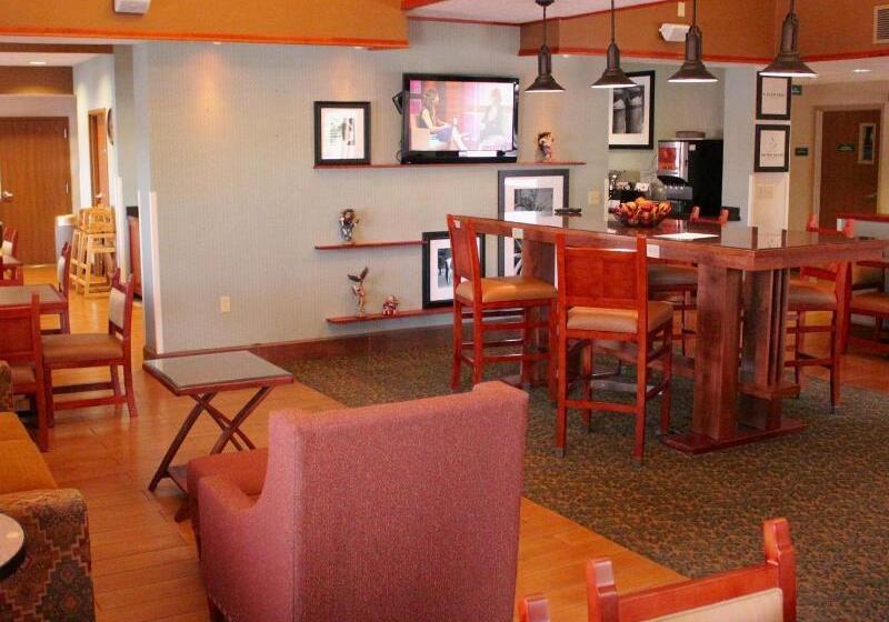 هتل Hampton Inn & Suites Los Alamos White Rock