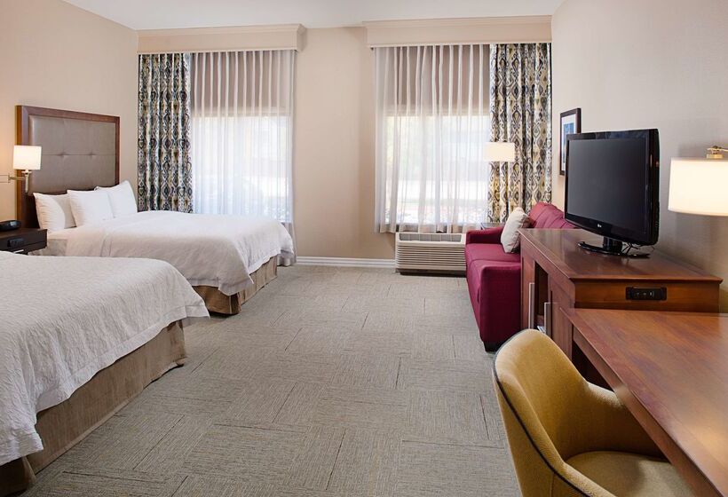 בית מלון כפרי Hampton Inn & Suites Denton