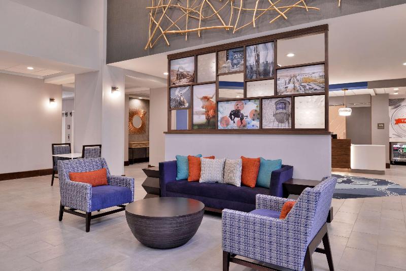 בית מלון כפרי Hampton Inn & Suites Legacy Parkfrisco