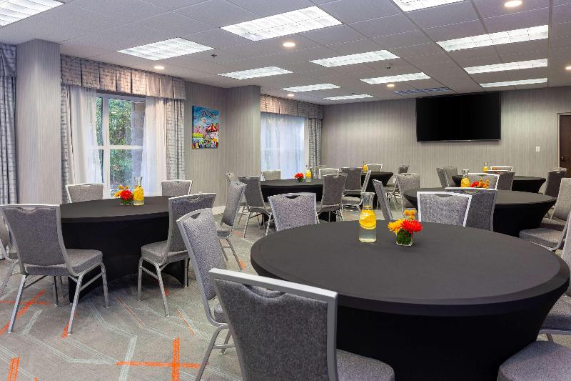 בית מלון כפרי Hampton Inn & Suites Raleigh Cary Lenovo Center