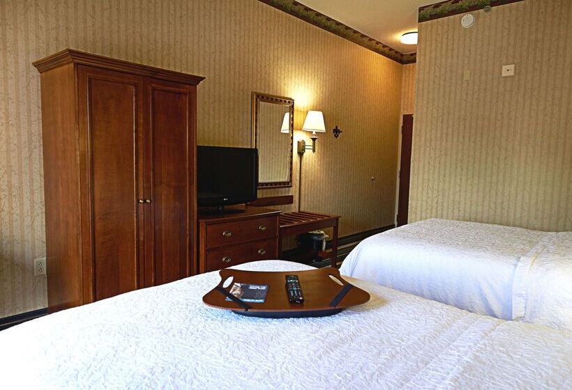 فندق Hampton Inn & Suites Scottsburg