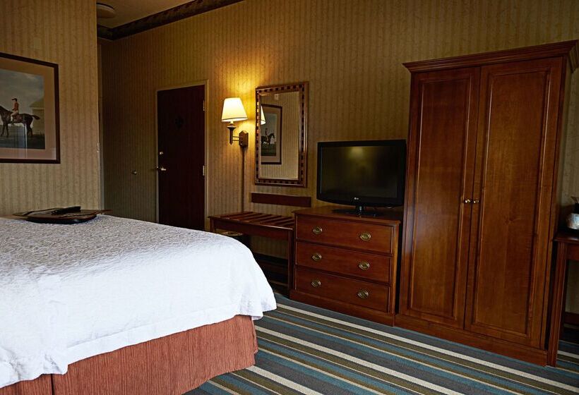 فندق Hampton Inn & Suites Scottsburg