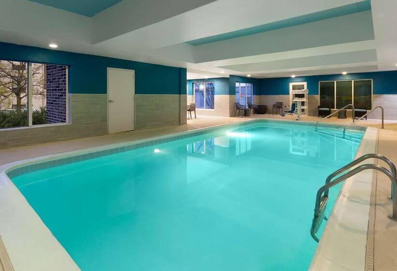 فندق Hampton Inn & Suites Scottsburg