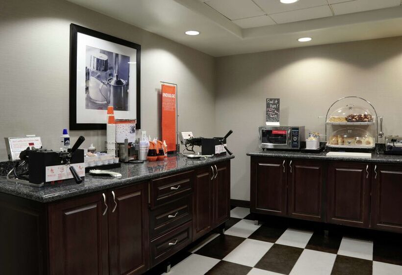 בית מלון כפרי Hampton Inn & Suites Temecula